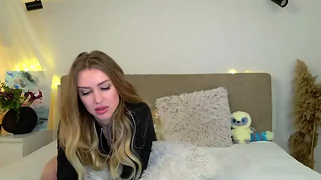 LuisaSin online show from 03/03/26, 10:43