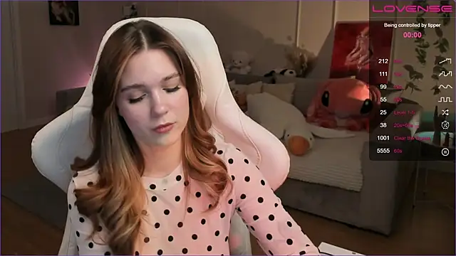 Frau Lina online show from 12/03/25, 03:21