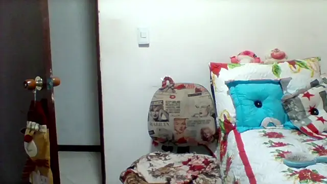 Snapshot of Alisson_brand chatting on 12/13/24, 12:50 Alisson brand online show from 12/13/24, 12:50