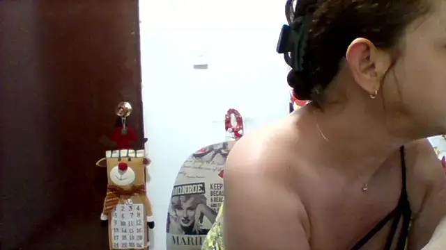 Snapshot of Alisson_brand chatting on 12/14/24, 11:50 Alisson brand online show from 12/14/24, 11:50
