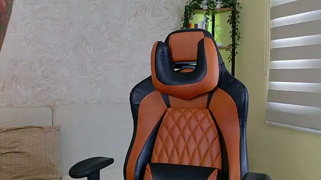 AdanReilly online show from 02/11/25, 02:13