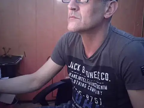 Snapshot of Lia_Y_PatrickX chatting on 03/03/26, 11:43 Lia Y PatrickX online show from 03/03/26, 11:43