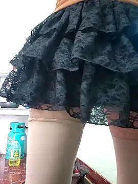 Snapshot of zizi_public chatting on 02/10/25, 04:08 zizi public online show from 02/10/25, 04:08