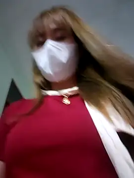 Snapshot of zizi_public chatting on 02/15/25, 03:06 zizi public online show from 02/15/25, 03:06