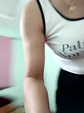 Snapshot of zizi_public chatting on 09/20/25, 11:50 zizi public online show from 09/20/25, 11:50