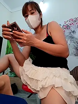 Snapshot of zizi_public chatting on 10/02/25, 03:24 zizi public online show from 10/02/25, 03:24