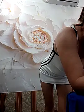 zizi public online show from 10/31/25, 02:23