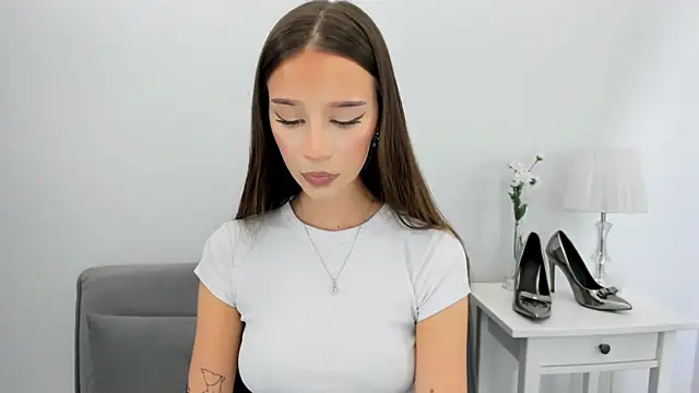 Snapshot of EmilyDarling chatting on 11/26/25, 09:05 EmilyDarling online show from 11/26/25, 09:05