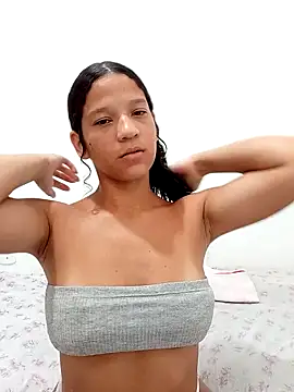 Snapshot of By_Aninha chatting on 09/17/25, 11:56 By Aninha online show from 09/17/25, 11:56