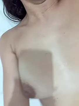 Snapshot of By_Aninha chatting on 10/23/25, 11:46 By Aninha online show from 10/23/25, 11:46