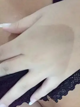 Snapshot of By_Aninha chatting on 10/29/25, 11:28 By Aninha online show from 10/29/25, 11:28