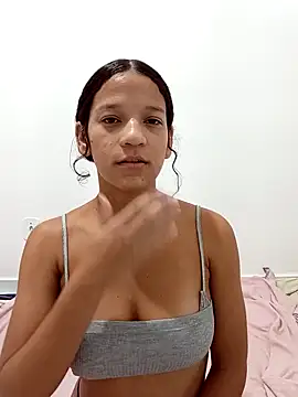 Snapshot of By_Aninha chatting on 11/14/25, 07:40 By Aninha online show from 11/14/25, 07:40