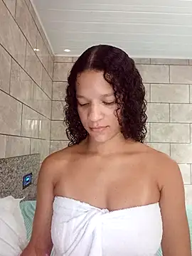 Snapshot of By_Aninha chatting on 04/26/26, 02:15 By Aninha online show from 04/26/26, 02:15