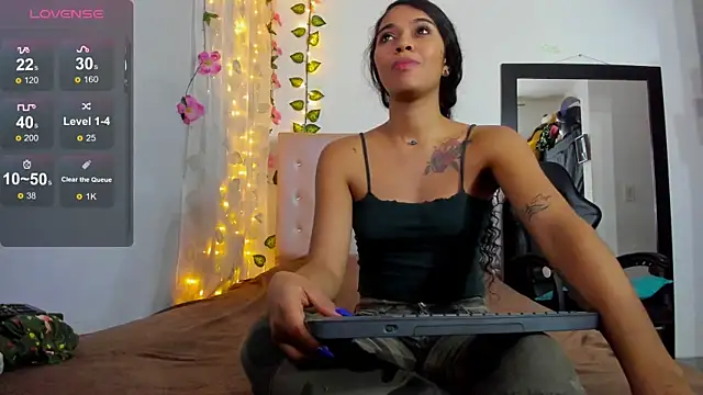 Snapshot of tefy-cardona chatting on 11/14/25, 12:20 tefy-cardona online show from 11/14/25, 12:20