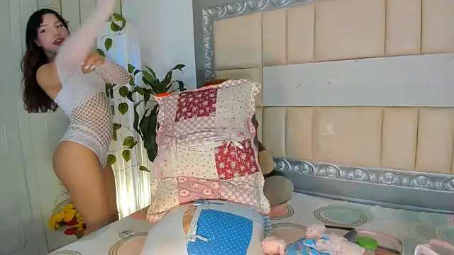 GingerDollx online show from 12/05/25, 09:00