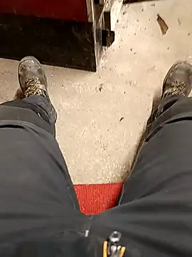 Snapshot of vadszex31 chatting on 02/21/25, 10:28 vadszex31 online show from 02/21/25, 10:28