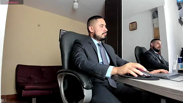 Snapshot of thesexlawyer1 chatting on 05/02/26, 03:00 thesexlawyer1 online show from 05/02/26, 03:00