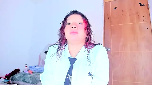 Snapshot of Emily_Coper18 chatting on 05/02/26, 02:11 Emily Coper18 online show from 05/02/26, 02:11