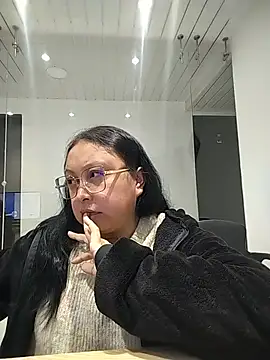Hannah Percy online show from 07/04/26, 03:18