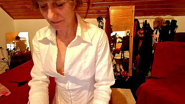 Hot Colettte online show from 04/15/26, 07:58