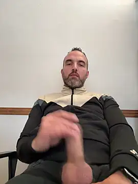 leon3875 online show from 03/26/26, 03:39