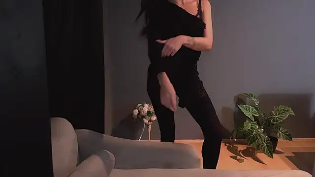 Saintrebella online show from 10/30/25, 11:33