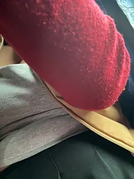 Snapshot of May-Squirt chatting on 02/24/25, 09:10 May-Squirt online show from 02/24/25, 09:10