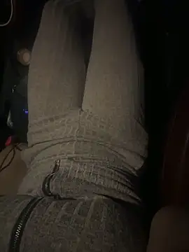 Snapshot of May-Squirt chatting on 11/23/25, 11:32 May-Squirt online show from 11/23/25, 11:32