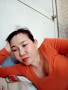 Snapshot of Ana_love2000 chatting on 02/15/25, 08:44 Ana love2000 online show from 02/15/25, 08:44