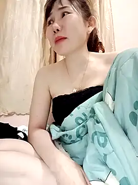 Snapshot of Ana_love2000 chatting on 02/15/25, 02:22 Ana love2000 online show from 02/15/25, 02:22