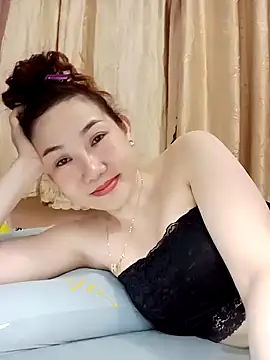 Snapshot of Ana_love2000 chatting on 02/15/25, 05:28 Ana love2000 online show from 02/15/25, 05:28