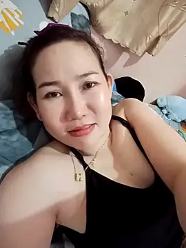 Snapshot of Ana_love2000 chatting on 02/17/25, 10:40 Ana love2000 online show from 02/17/25, 10:40