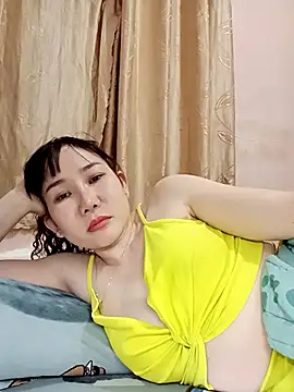 Snapshot of Ana_love2000 chatting on 02/17/25, 01:42 Ana love2000 online show from 02/17/25, 01:42