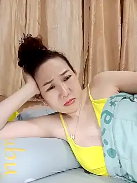 Snapshot of Ana_love2000 chatting on 02/17/25, 04:48 Ana love2000 online show from 02/17/25, 04:48