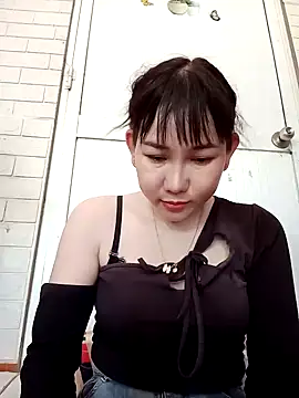 Snapshot of Ana_love2000 chatting on 02/19/25, 08:33 Ana love2000 online show from 02/19/25, 08:33