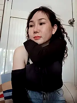 Snapshot of Ana_love2000 chatting on 02/22/25, 05:44 Ana love2000 online show from 02/22/25, 05:44