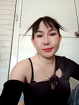 Snapshot of Ana_love2000 chatting on 02/24/25, 02:19 Ana love2000 online show from 02/24/25, 02:19