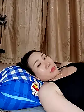 Snapshot of Ana_love2000 chatting on 02/25/25, 05:04 Ana love2000 online show from 02/25/25, 05:04