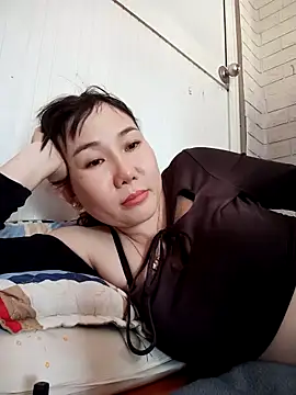 Snapshot of Ana_love2000 chatting on 03/01/25, 05:42 Ana love2000 online show from 03/01/25, 05:42