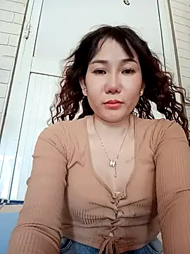 Snapshot of Ana_love2000 chatting on 03/02/25, 05:23 Ana love2000 online show from 03/02/25, 05:23