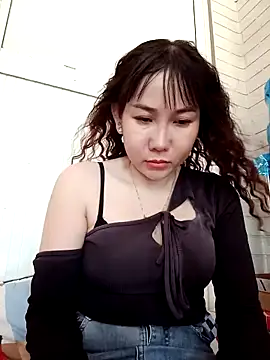 Snapshot of Ana_love2000 chatting on 03/03/25, 02:04 Ana love2000 online show from 03/03/25, 02:04