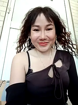 Snapshot of Ana_love2000 chatting on 03/13/25, 09:32 Ana love2000 online show from 03/13/25, 09:32