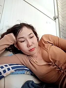 Snapshot of Ana_love2000 chatting on 03/14/25, 05:05 Ana love2000 online show from 03/14/25, 05:05