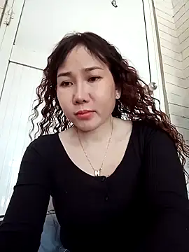 Snapshot of Ana_love2000 chatting on 03/15/25, 02:24 Ana love2000 online show from 03/15/25, 02:24