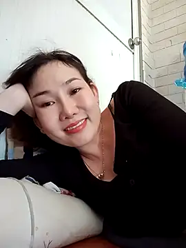 Snapshot of Ana_love2000 chatting on 03/15/25, 08:37 Ana love2000 online show from 03/15/25, 08:37