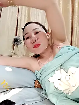 Snapshot of Ana_love2000 chatting on 03/17/25, 01:08 Ana love2000 online show from 03/17/25, 01:08