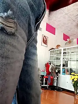 Snapshot of Ana_love2000 chatting on 03/23/25, 01:53 Ana love2000 online show from 03/23/25, 01:53