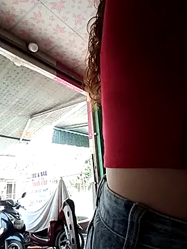 Snapshot of Ana_love2000 chatting on 03/23/25, 05:00 Ana love2000 online show from 03/23/25, 05:00