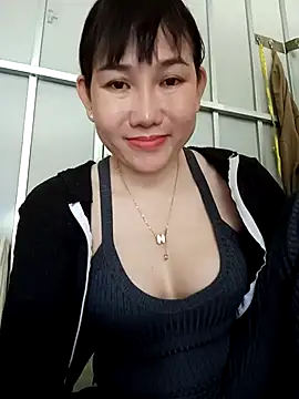 Snapshot of Ana_love2000 chatting on 09/09/25, 01:38 Ana love2000 online show from 09/09/25, 01:38