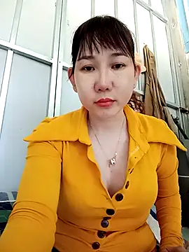 Snapshot of Ana_love2000 chatting on 10/18/25, 02:03 Ana love2000 online show from 10/18/25, 02:03